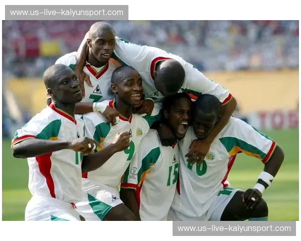 桑巴风暴与咖啡王国：世界杯赛场上的宿命对决